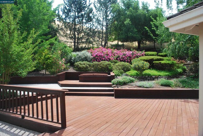 Foto del edificio - 3057 Deer Meadow Dr