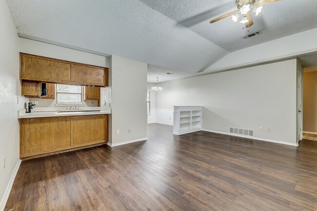 Foto del edificio - 1228 Nelson Pl