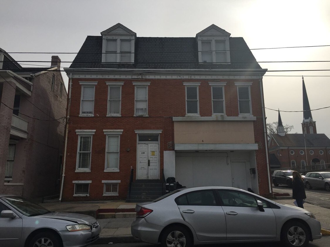 Primary Photo - 238 E PHILADELPHIA St