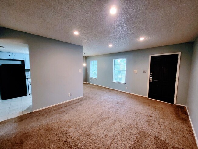 Building Photo - Willowrun D