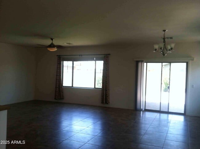 Foto del edificio - 3434 E Grand Canyon Dr