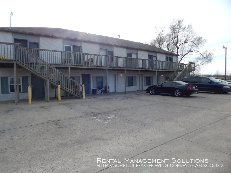 Primary Photo - Franklin Apartments- Studio