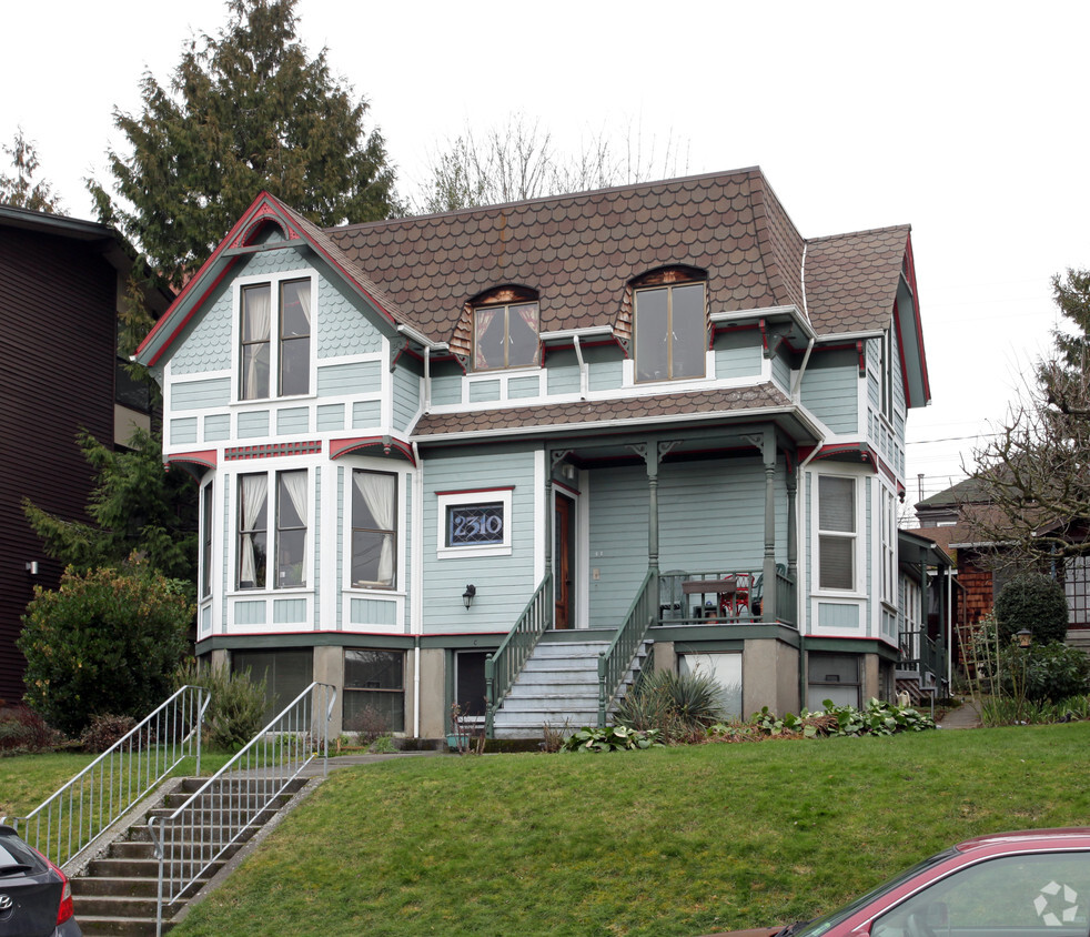 Primary Photo - 2310 Yale Ave E