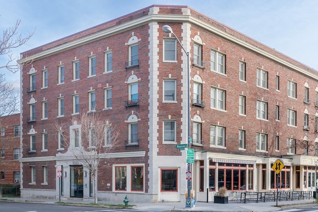 Primary Photo - 1020 Monroe St NW