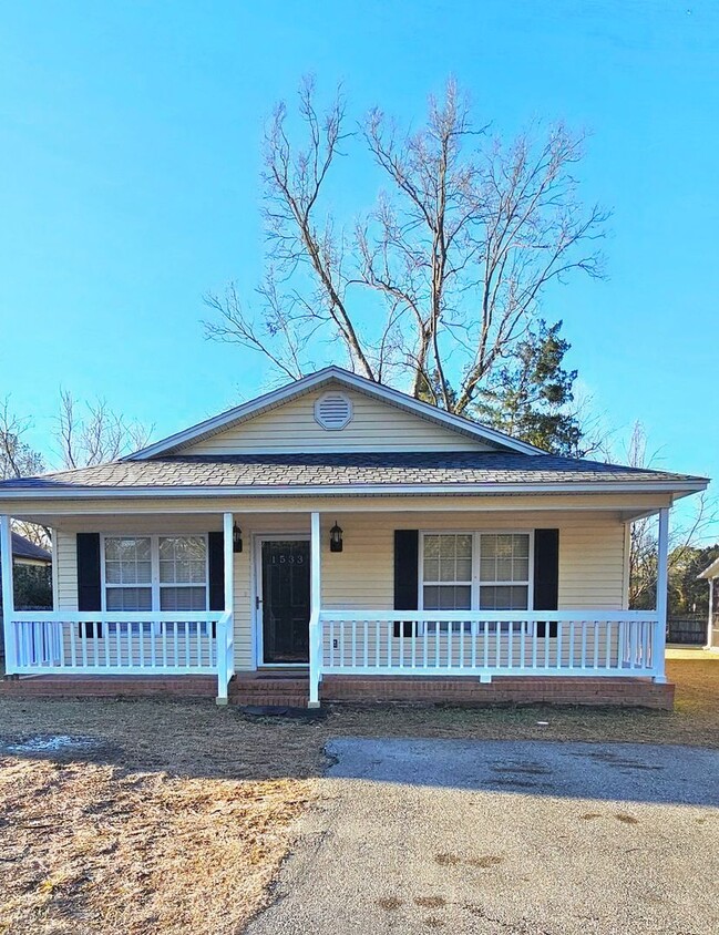 Primary Photo - Spacious 3-Bedroom, 2-Bath Home with Moder...