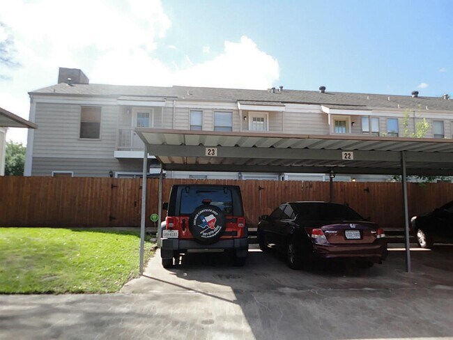 Building Photo - 11710 Southlake Dr