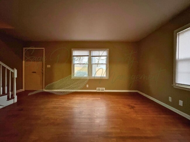 Foto del edificio - DUPLEX IN INDEPENDENCE!!!!