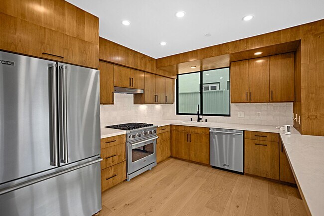 Building Photo - 4017 Channel Pl