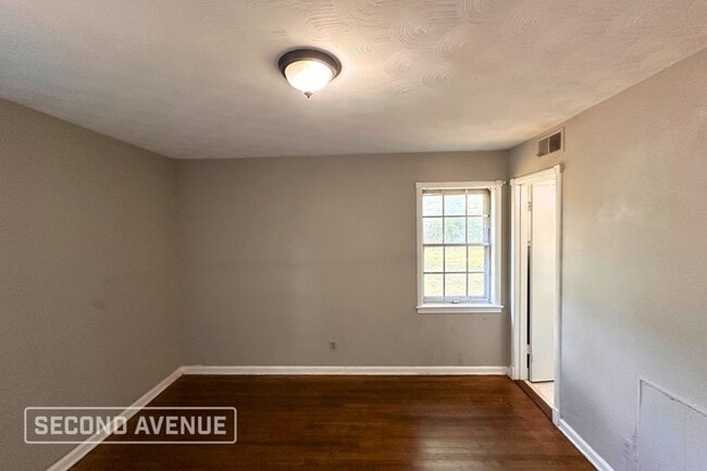 Foto del edificio - 4810 Summerlane Ave