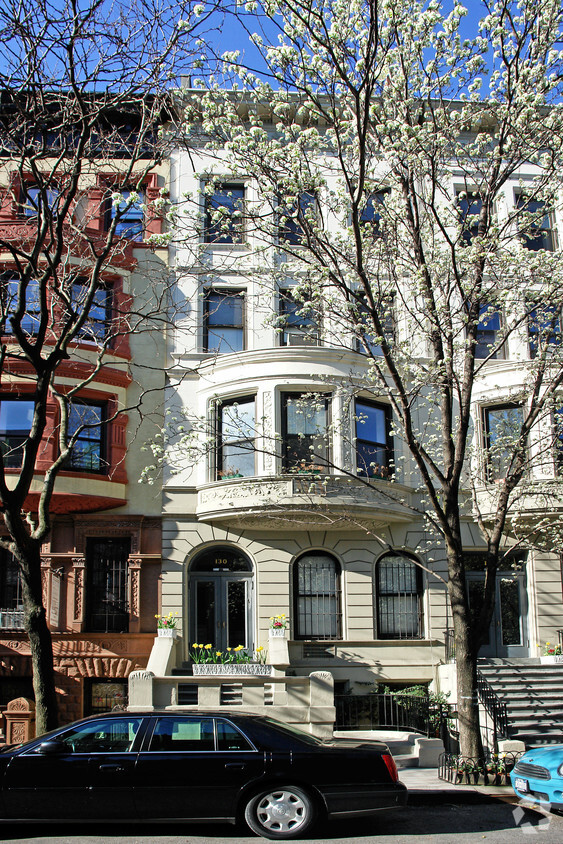 Primary Photo - 130 West 80th Street (j1)