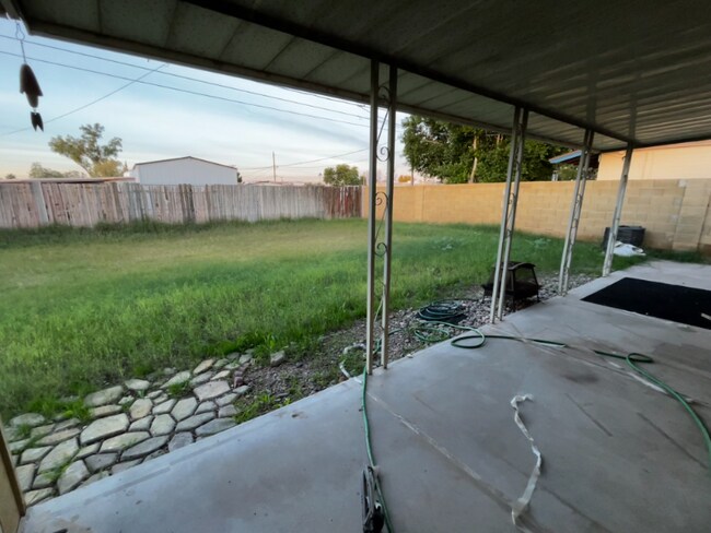 Foto del edificio - 7826 E Roosevelt St