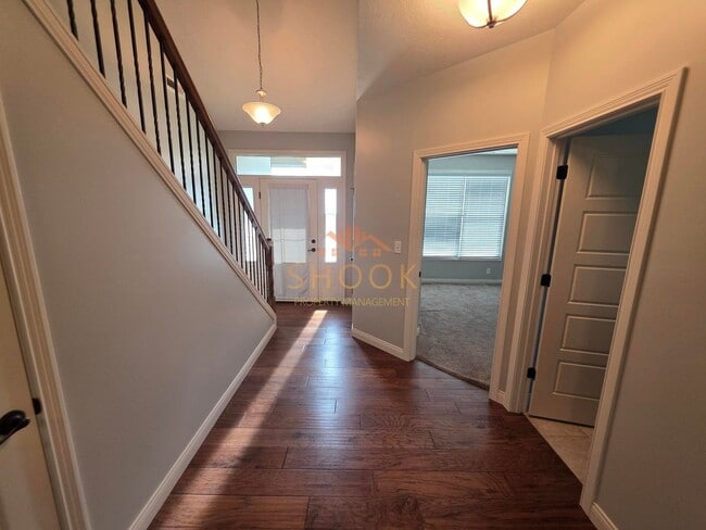 Building Photo - Luxury Home off of Coyote Crossing Golf Cl...