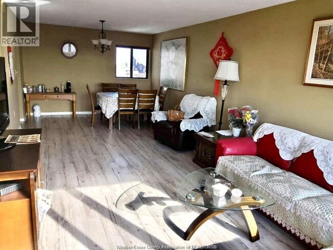 Photo du bâtiment - 380 Pelissier St