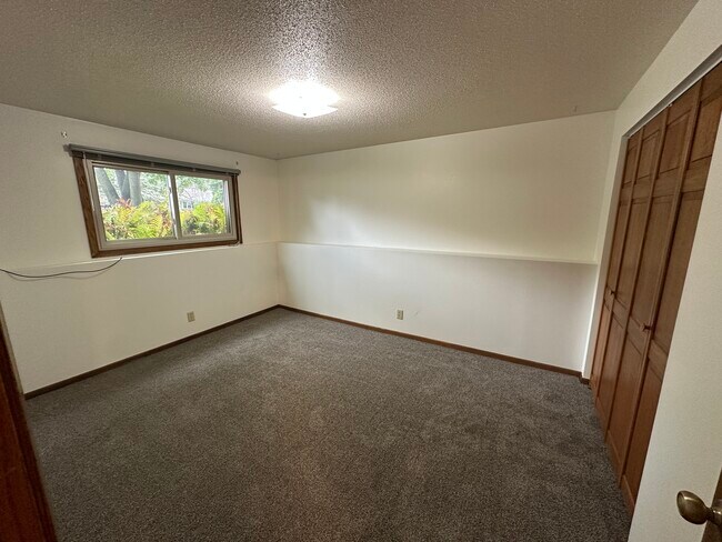 Foto del edificio - 9350 Syndicate Ave