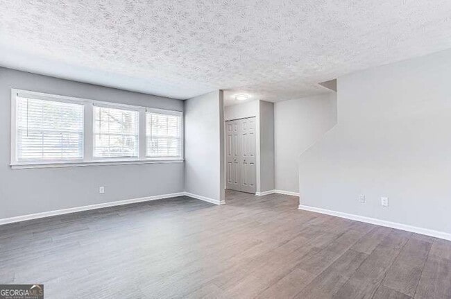 Building Photo - 707 Franklin Dr SE