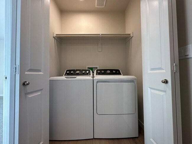 Foto del edificio - 3bed, 2bath 1,201sq.ft. 2car garage home in Shadow Glen Subdivision - Caldwell