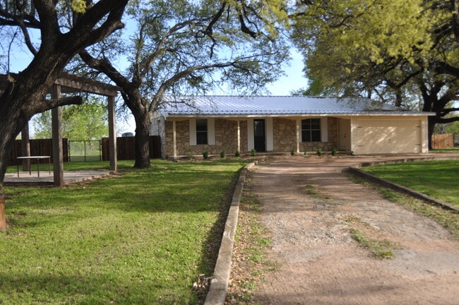 Building Photo - 704 W Moore St