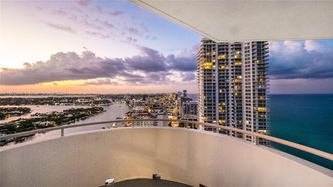 Foto del edificio - 6301 Collins Ave