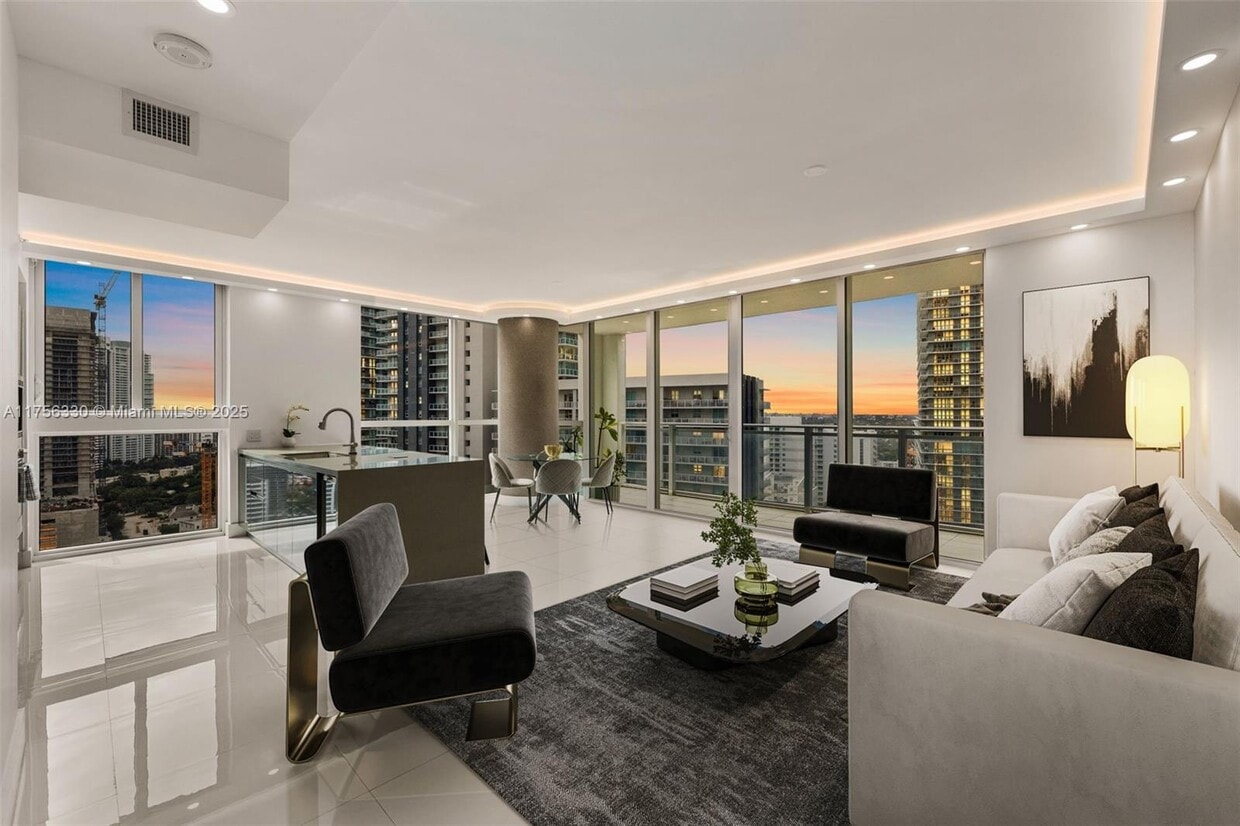 Primary Photo - 1080 Brickell Ave
