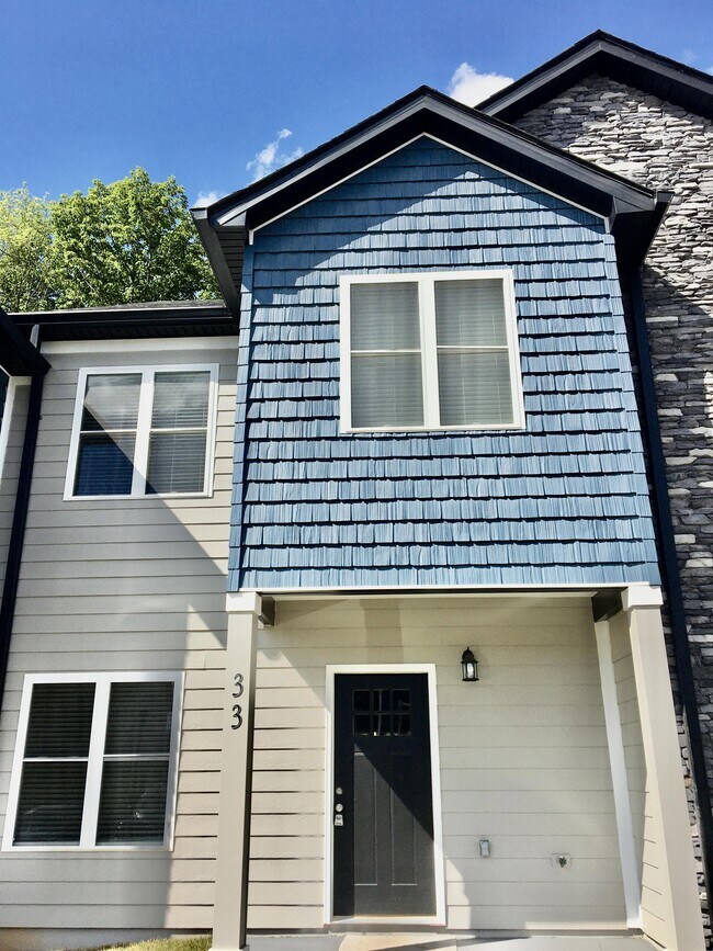 Photo - 33 Emanuel Ct Townhome