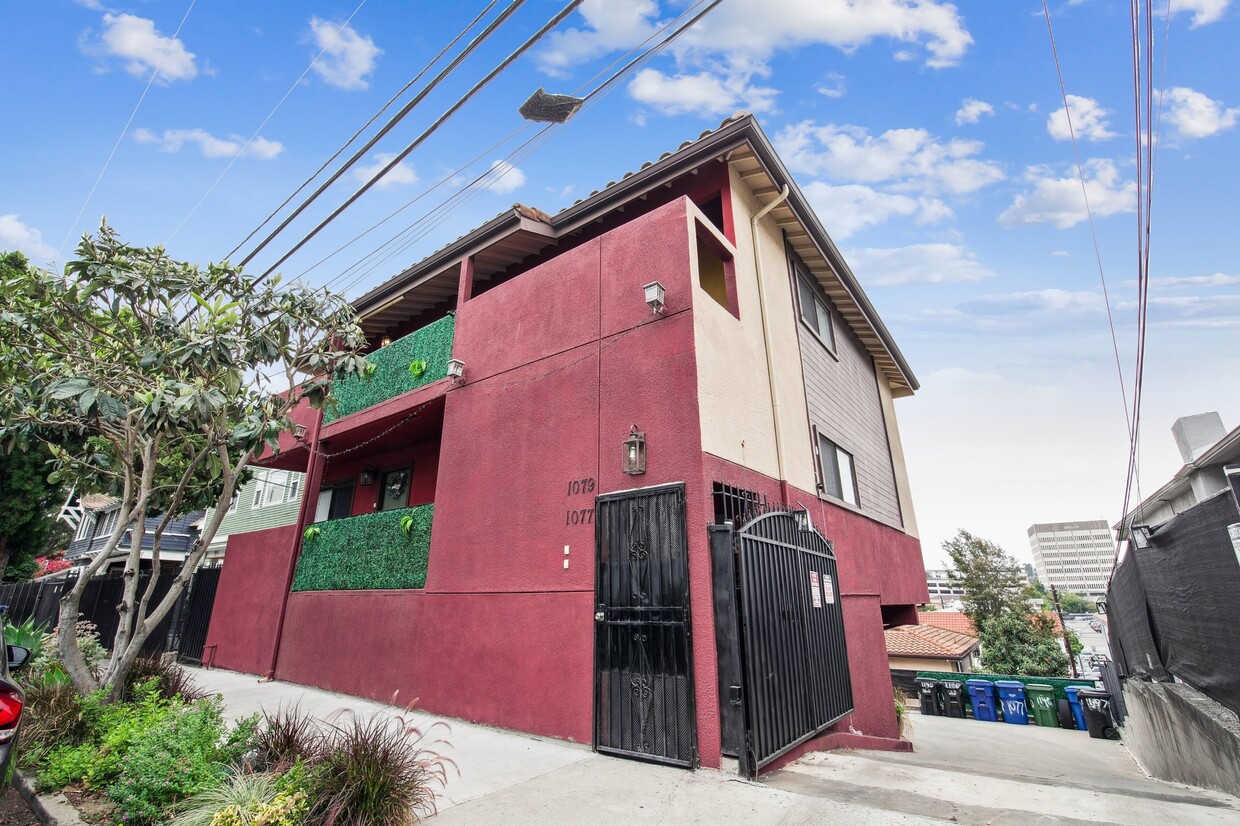 Primary Photo - 1079 Laguna Ave