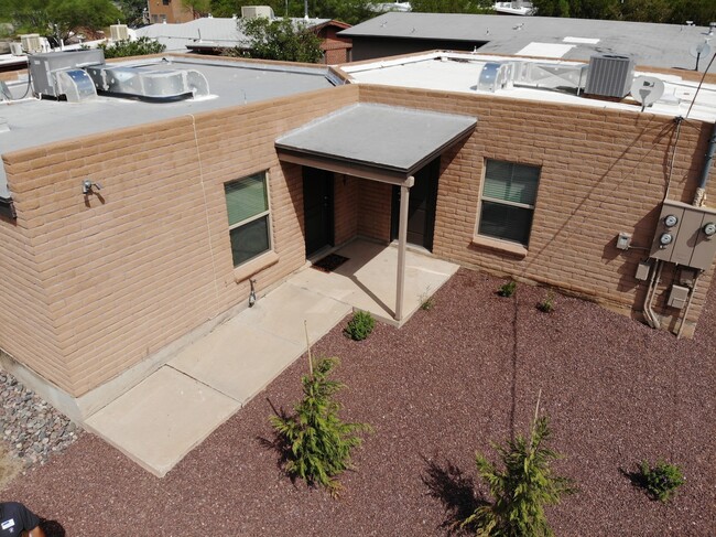 Foto del edificio - 1429 N Highland Ave