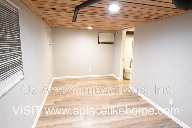 Building Photo - 3809 Washington St