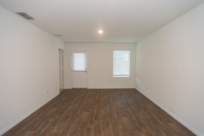 Building Photo - 12533 Spoor Valley