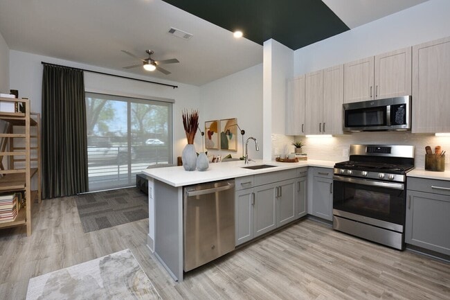 Building Photo - City Living with Sweet Specials
