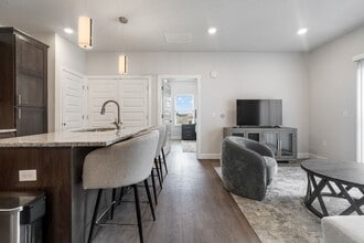 Interior Photo - 102 West Crossing Apartments