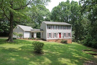 Building Photo - 3065 Devonshire Dr
