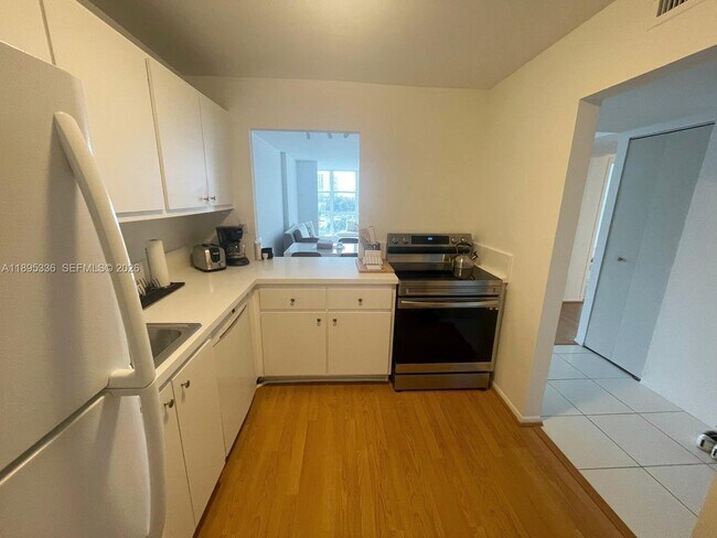 Foto del edificio - 800 Parkview Dr