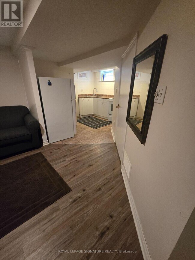 Photo du bâtiment - 285 Fiona Terrace