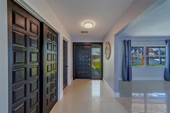 Foto del edificio - Treasure Island 3/2/2 Pool Home for Rent