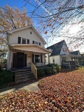 Building Photo - 1508 S Spring St