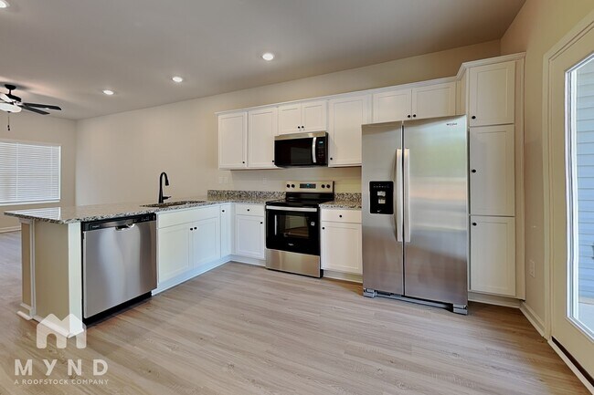Foto del edificio - 1290 Principal Featherstone Ave