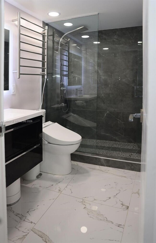 Foto del edificio - 3001 S Ocean Dr