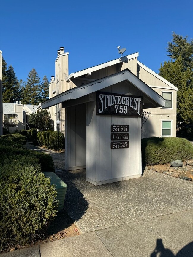 Building Photo - Remodeled 2-Bed, 2-Bath Condovwalking distance to Downtown Auburn! Super clean!