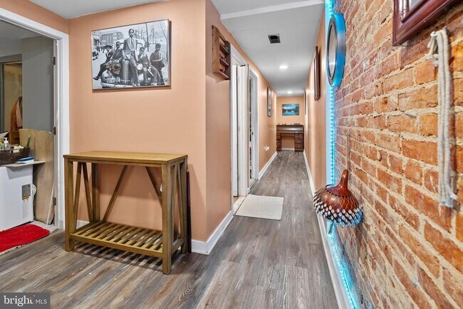 Foto del edificio - 1317 W Fayette St