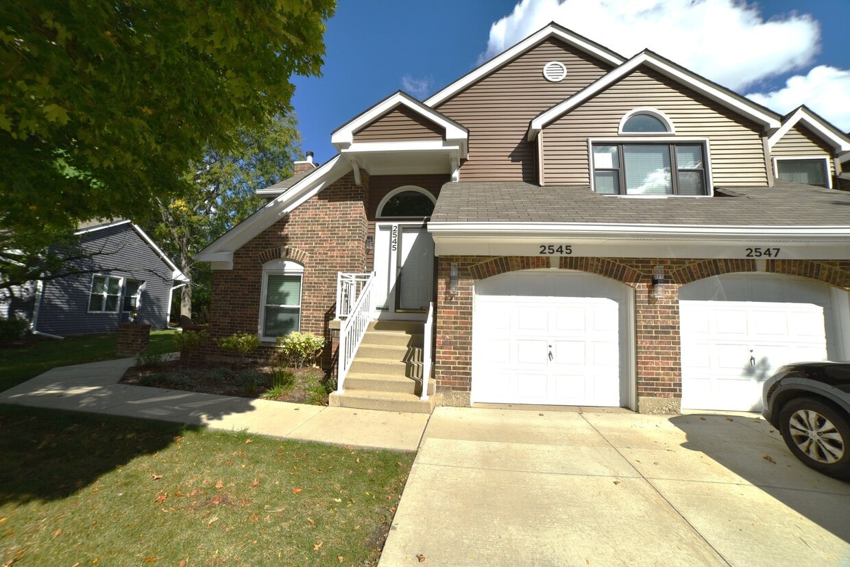 Primary Photo - 2545 Live Oak Ln