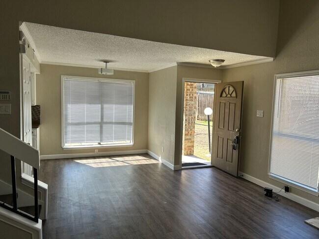 Foto del edificio - 2128 Park Willow Ln