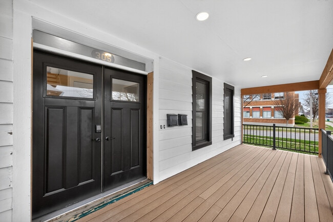 Building Photo - 305 W Exchange St