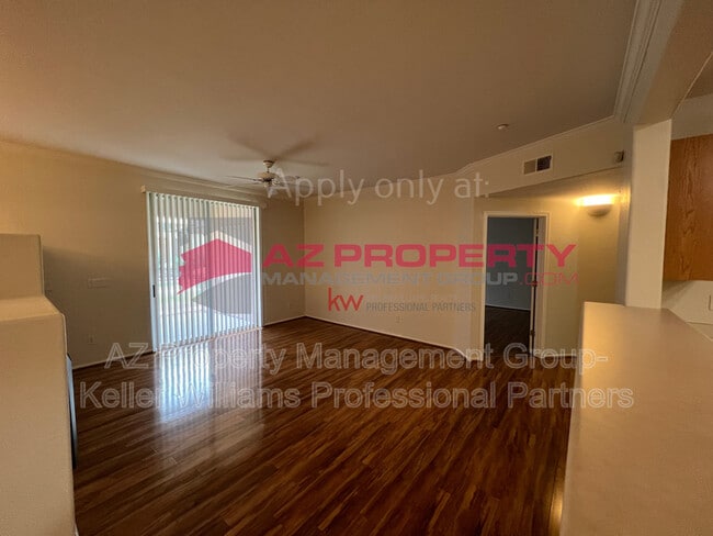 Photo - 955 E Knox Rd Apartment