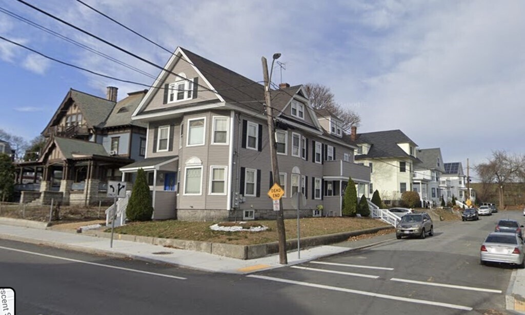 Foto del edificio - 585 Haverhill St