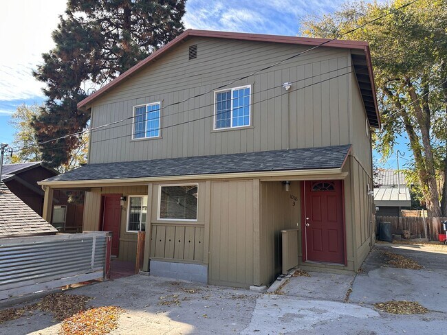 Foto del edificio - 1018 NW Ogden Ave