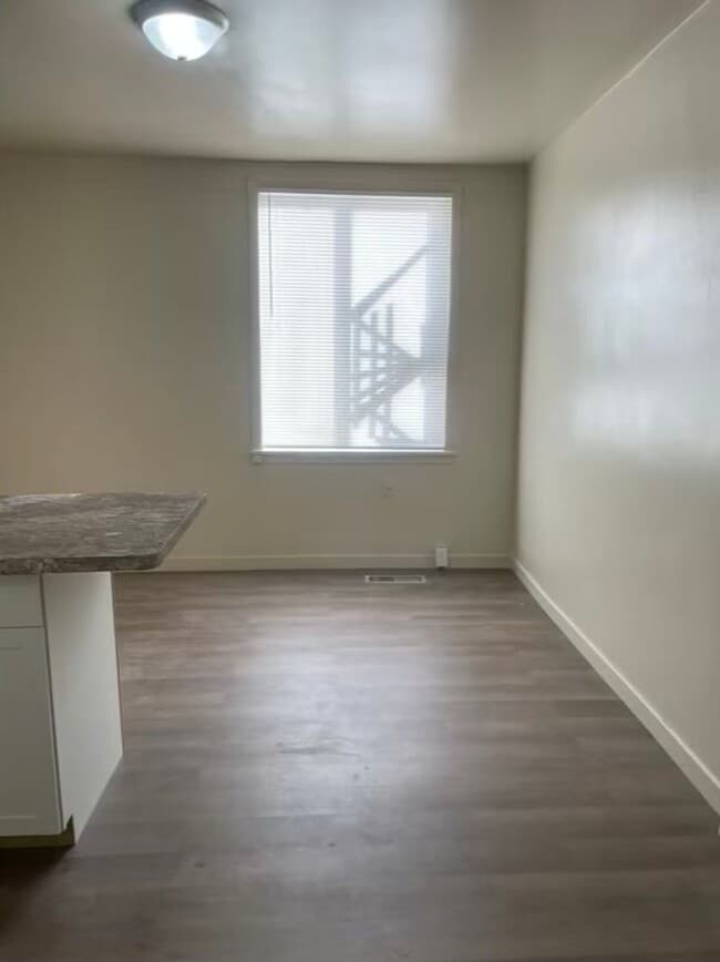 Building Photo - Studio apartment now available!