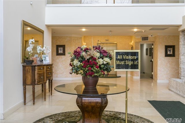 Foto del edificio - 171 Great Neck Rd