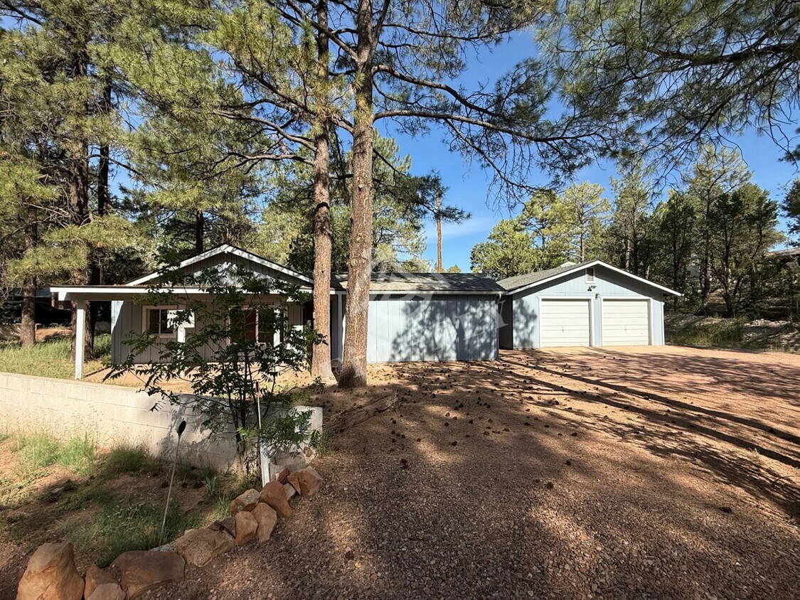 Primary Photo - 2058 Pinehaven Ln