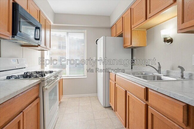 Foto del edificio - 24587 Kelly Rd