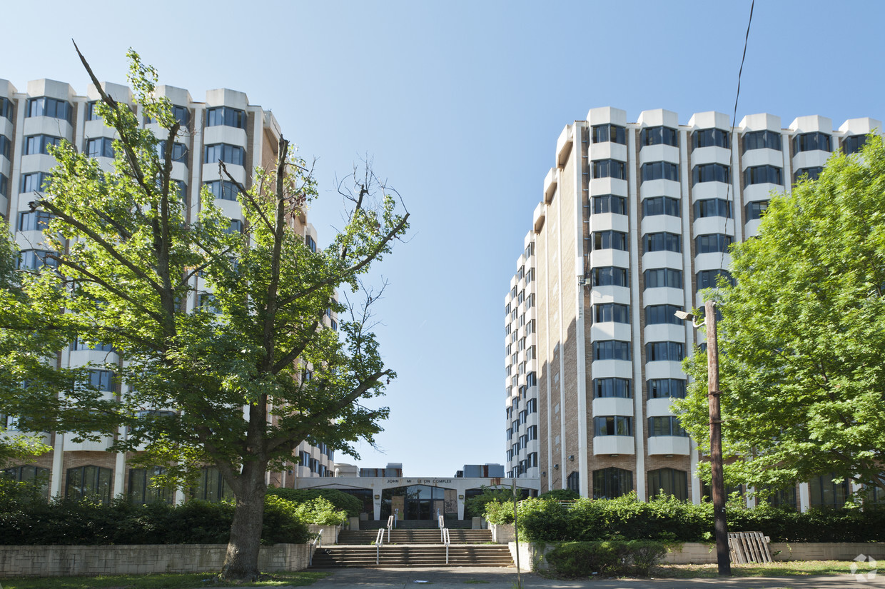 Building Photo - Middleton Towers